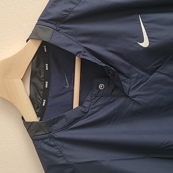 Nike Women’s Softball Lightweight Practice Shirt - Picture 3 of 8